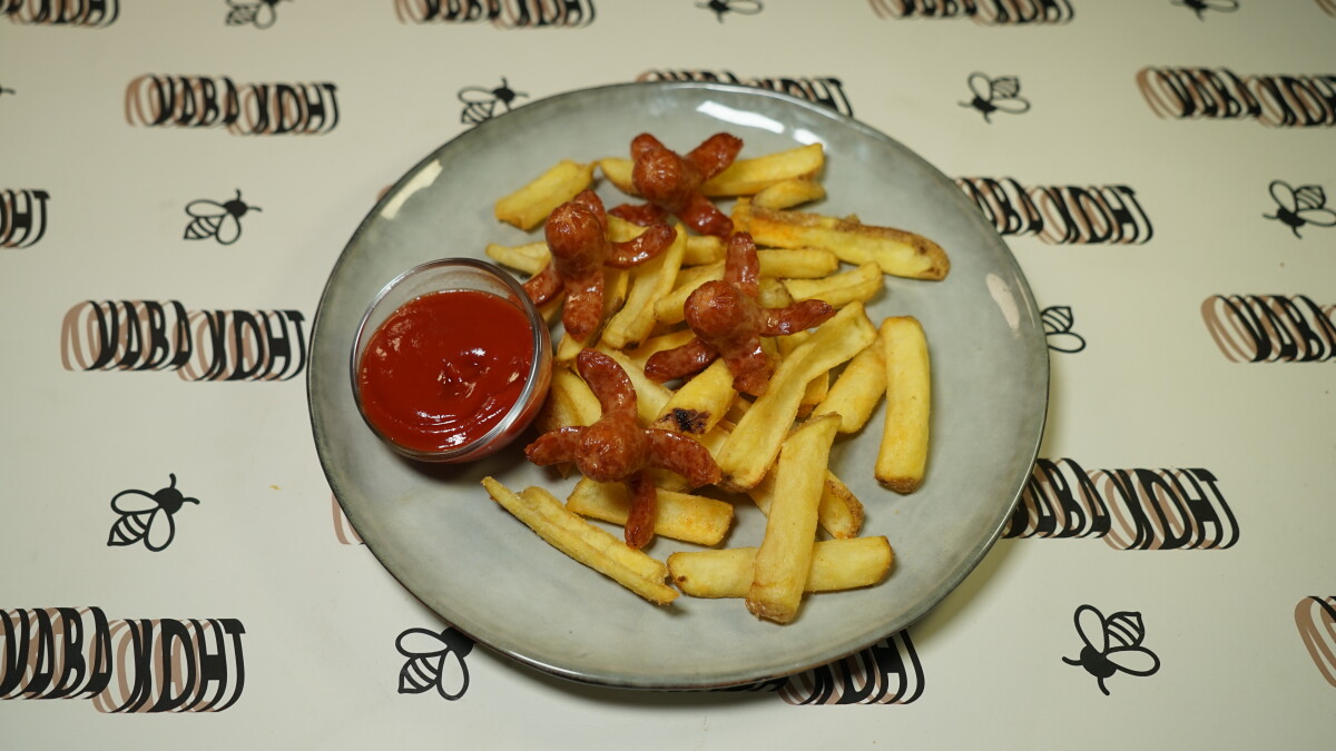 Sausages with French fries